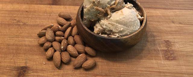 ice cream made with almonds